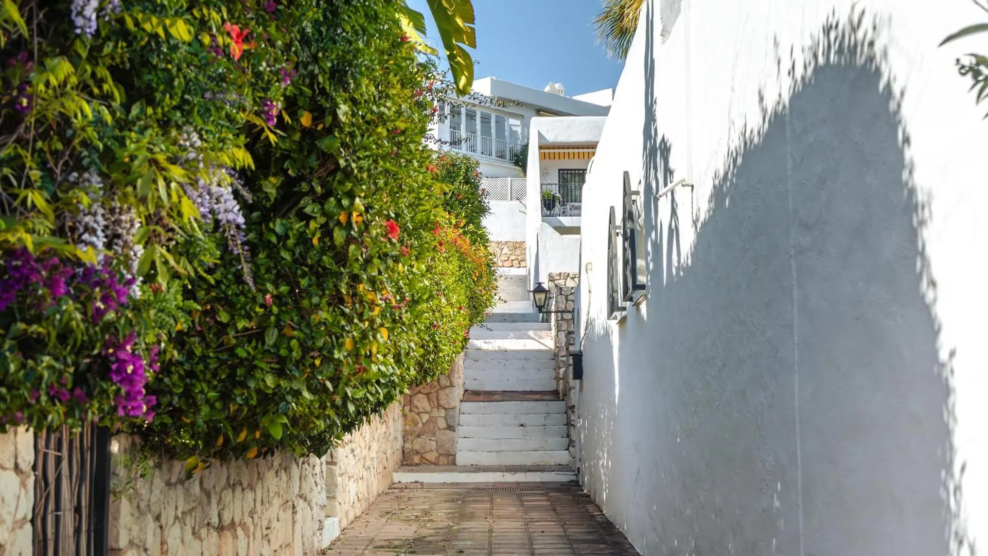 Lovely Townhouse, Swimming Pool Marbella